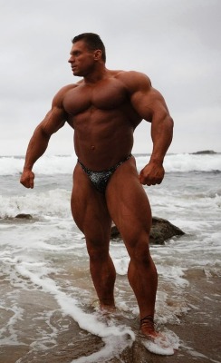 the-swole-strip:  Evgeny Mishin  http://the-swole-strip.tumblr.com/