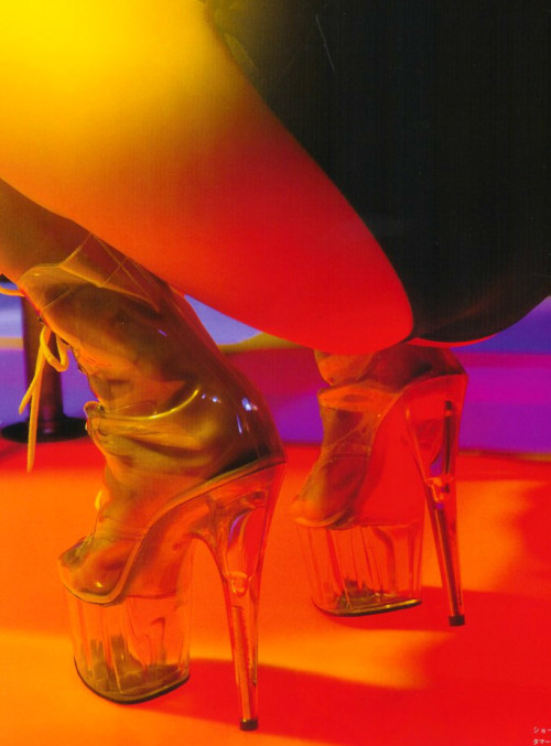 rovrsi:  “hot in here” by dusan reljin for numéro tokyo, june 2007