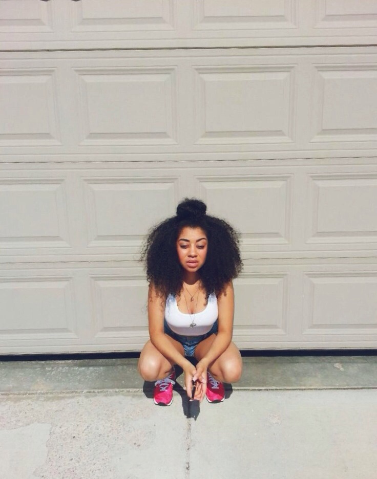 nzurianne:  It was 98 degrees out &amp; I was waiting 😪 