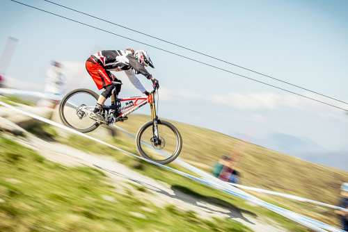 “After a day off due to a stomach bug, Manon Carpenter graced the Scottish hills with her presence this morning for practice. Considering she was a day behind she was still looking on form!” - via Laurence Crossman-Emms Qualifying World Cup Photo...