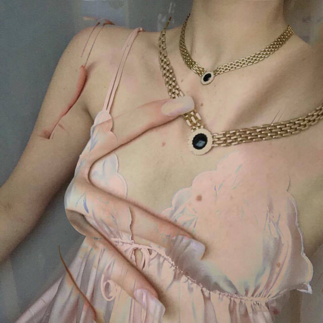 DOVE MOTHER