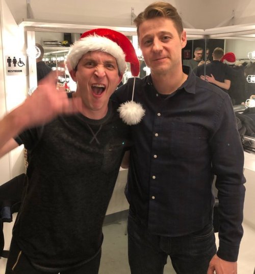justgotham: @ben_mckenzie and @robinlordtaylor Yes…it is now offically a merry Christmas! Via