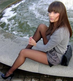 tightsobsession:  Sheer pantyhose on beautiful