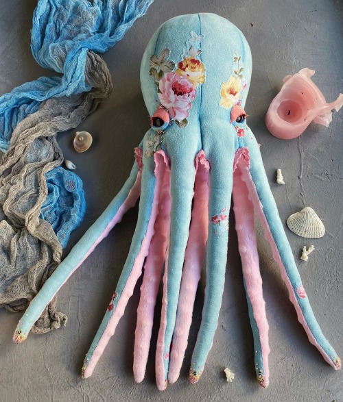 sosuperawesome:Floral Octopus // Craft Pie Toys on Etsy