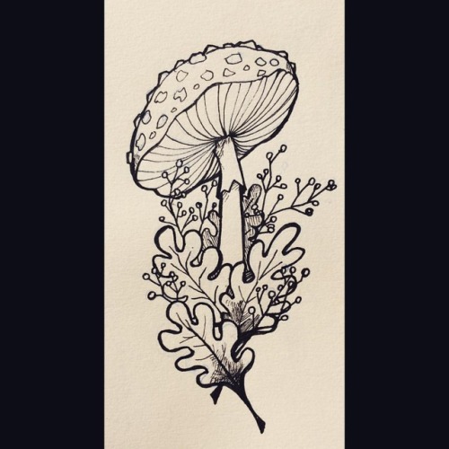 #3 #inktober #inktober2018 #inktoberday3 #amanitamuscaria #autumn #fall #mushroom #leaves #instaart 