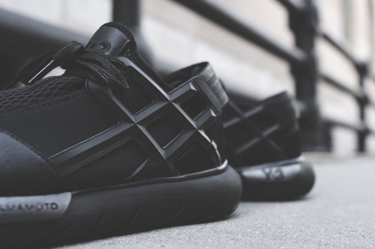 Rhb_RBS - Adidas Y-3 Qasa Racer Triple black.