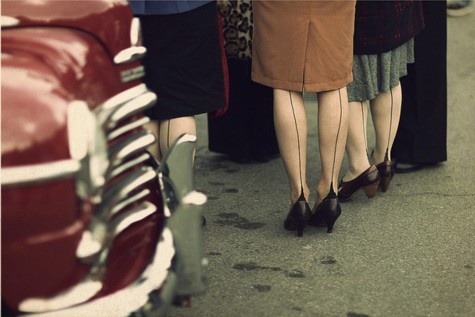 the-absolute-funniest-posts:  solo-vintage: The shortage of fashionable items during WWII led women to use black eyeliner pencil to draw a black line up the back of their legs simulating a stocking seam ~   