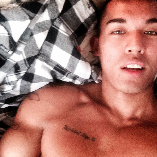 jayshausoffitness:  Apparently my friend Steve says I’m a whore BWAHAHA 