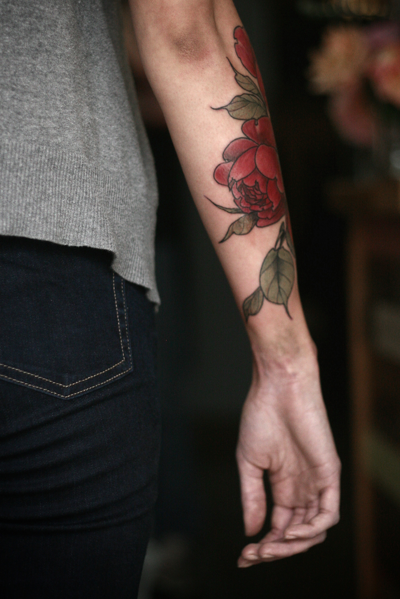 wonderlandtattoospdx:  alicecarrier:  i love tattoos that wrap well, but i hate trying