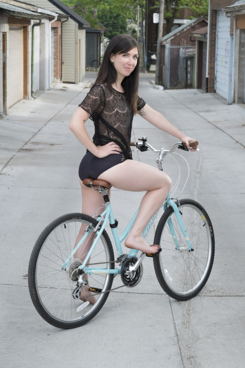 bikerackto: Esther #BikeRackTO