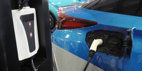 Penn State researchers recently developed a battery that can provide 200 miles of charge in about 10