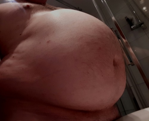 benjay2016: Bathroom belly