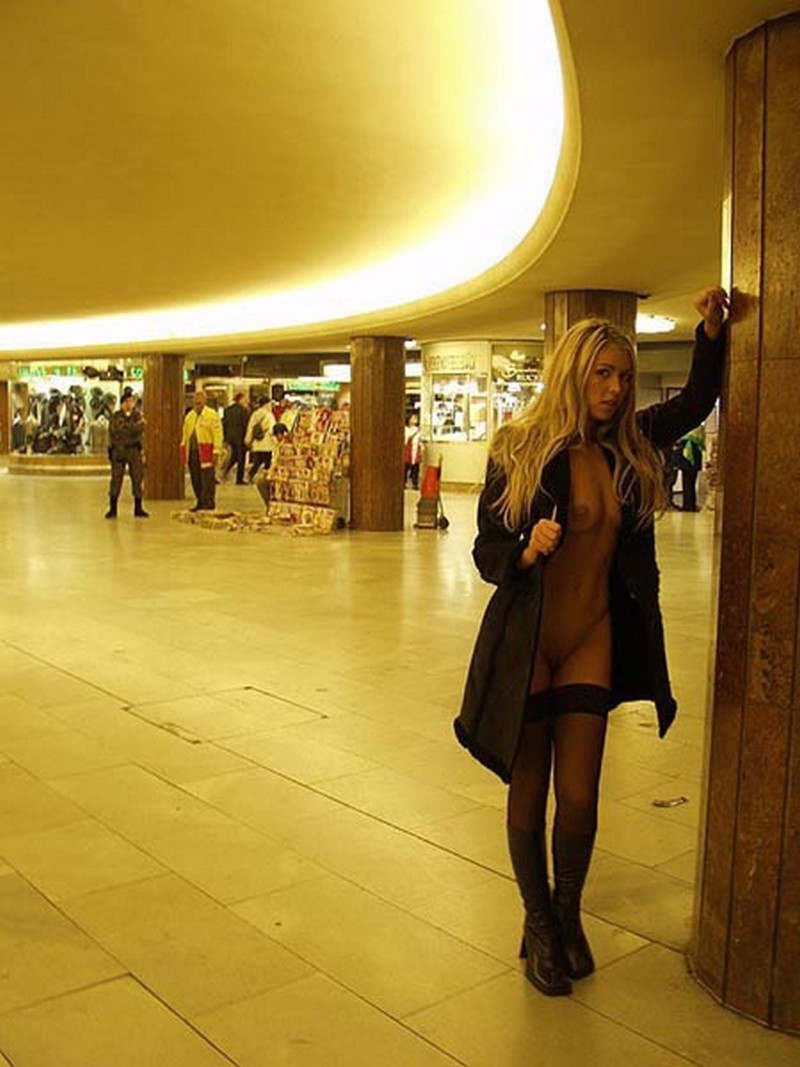 candidfemalenudity:  See even more at NAKED PICTURES!