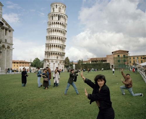 The Leaning Tower of Pisa, Pisa, Italy 1990 by Martin ParrChromogenic photograph. 102 x 127 cm Marti