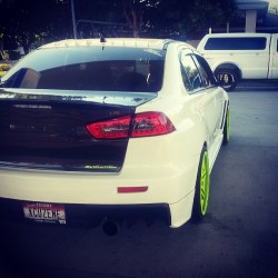 pincheozzy:  Here’s another #evo #26psi  #carbonFiber #trunk #neon