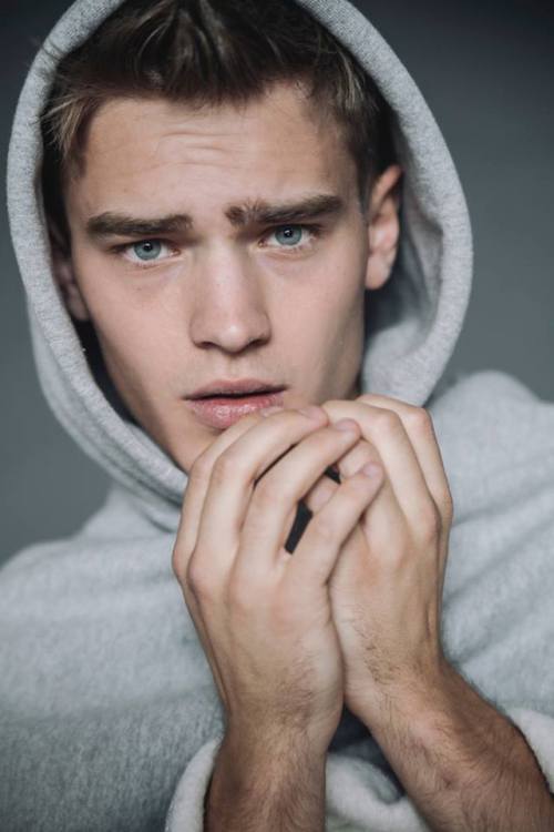 yummyboysuniverse:  Bo Develius Follow us at Yummy Boys Facebook 