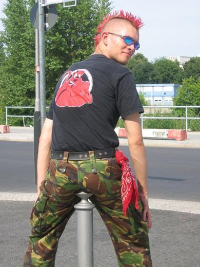 punkerskinhead: red mohawk and camouflage pants…looks great