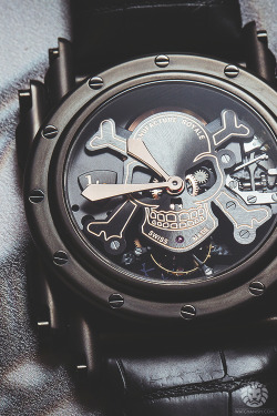 watchanish:  Manufacture Royale Androgyne Tourbillon Skull.More of our footage at WatchAnish.com. 