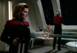 breezybree:  oh-punky:  throw-tribbles-at-them:  janeway’s face when the admiral says she gave up coffee though  The moment Janeway started questioning if the Admiral was sane or if her rantings were that of a lucid old woman.  Happy Janeway Tuesday