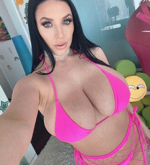 Available For Hook Up Here 😍💯