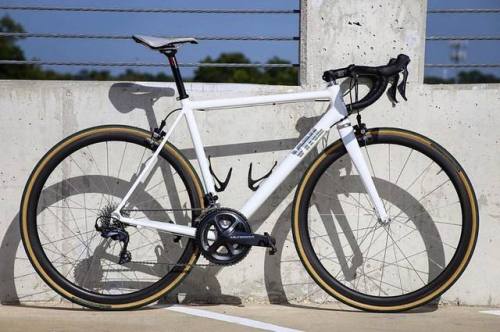vynlbikes:So fresh & so clean. @hansonlittle (ps - hit him up to make it yours) www.inst