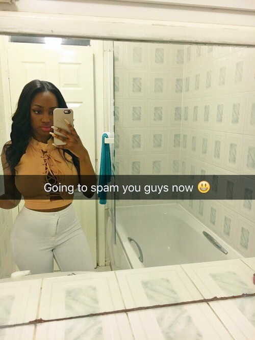 90sdefect:  shanventurax:  Back again with the bathroom pics lol  Lord