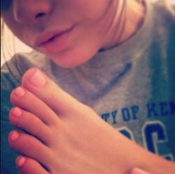 such beautiful lips and feet! I love that her toes match her lips