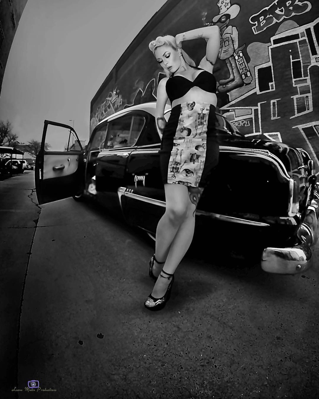 phoenixxfirebird:  Hope everyone is having a rockin Thursday!  Photographer: @lucasmediaproductions