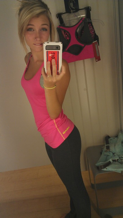 mylittlepeen: Wow she’s a perfect 10