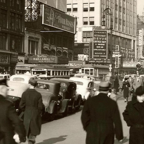 fuckyeahvintage-retro:  New York City, 1937 