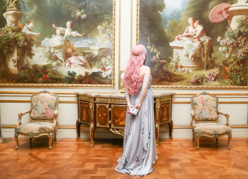 stopdropandvogue:An attendee of the Young Fellows Ball at the Frick Collection, sponsored by Lanvin.