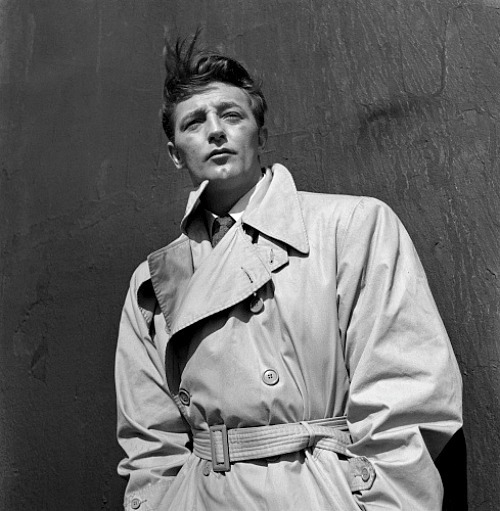 robert-mitchum:Robert Mitchum photographed by Ronny Jacques, c. 1947.