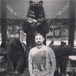 duckumu:  Count the bears (at The Metropolitan Museum of Art)