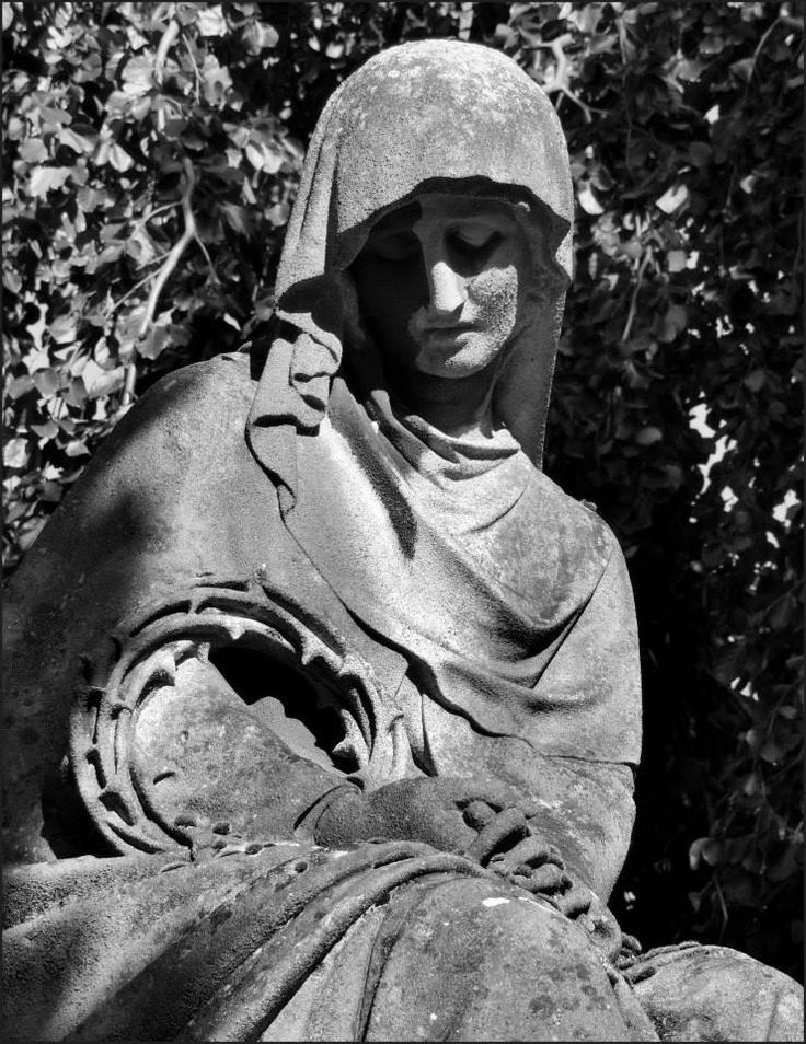 celtic-cat2u:    Photographed at Cemetery Hasselt, Belgium  
