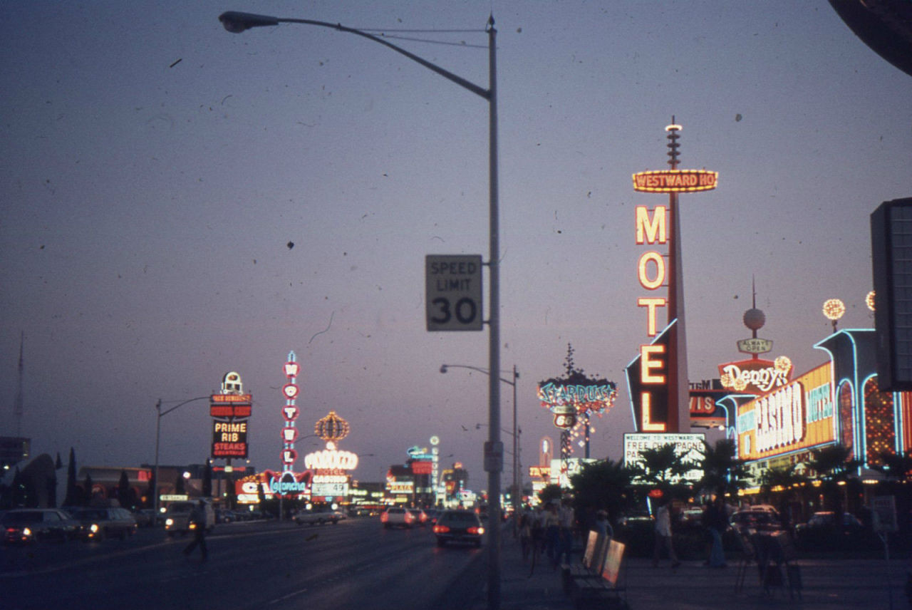 lasvegaschicas:  vintagelasvegas:  Las Vegas Strip, circa 1973. La Concha, El Morocco,