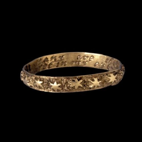 shewhoworshipscarlin:Ring, 1700s, with the inscription, “Many are the stars i see but in my eye no s