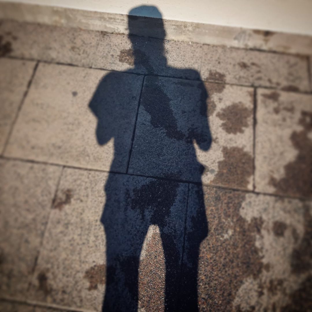Taitelijan omakuva
#selfie #portraitphotography #concretejungle #shadowofme #invisibleforever #findme #loveme #takeme #pori # (paikassa Pori, Finland)
https://www.instagram.com/p/CSSdh3ZFRSS/?utm_medium=tumblr