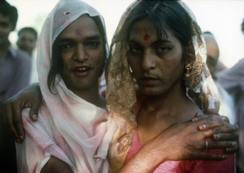 standingatthefence:Ed van der Elsken | Transvestites, Old Delhi, India (1977)