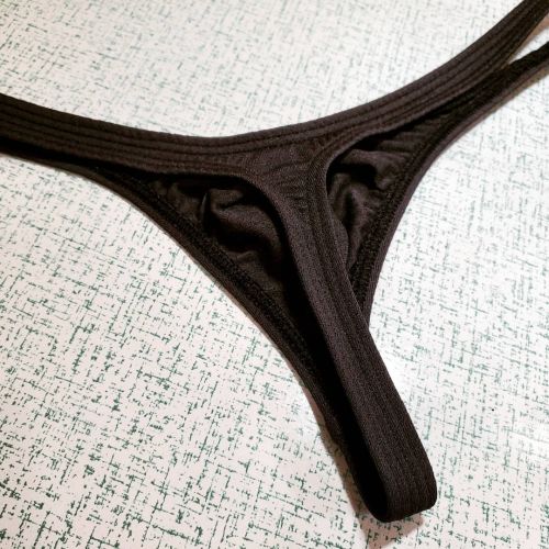 Y1 The tiny Yback 15mm thin sides thong #15mmRealThinSidesThong #15mm真細邊內褲 #細邊內褲 #真細邊才能腰不擠布 #不擠布的腰帶更