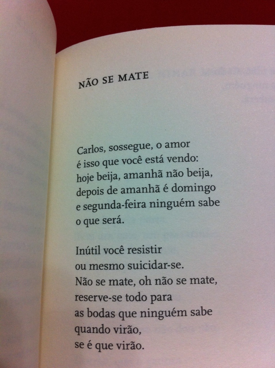 frasespoesiaseafins:  Carlos Drummond de Andrade 