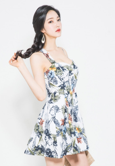 Park Jung Yoon summer dress Park Jung Yoon summer dress
