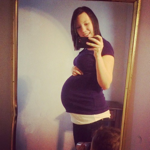 the-p-n-w-mom:  When maternity clothes just don’t fit you, you know you’re a planet. #26