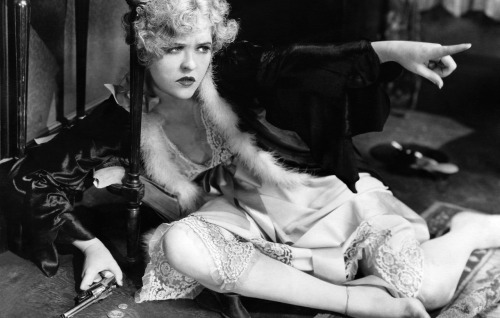 Sex Phyllis Haver as Roxie Hart in Chicago, 1927. pictures