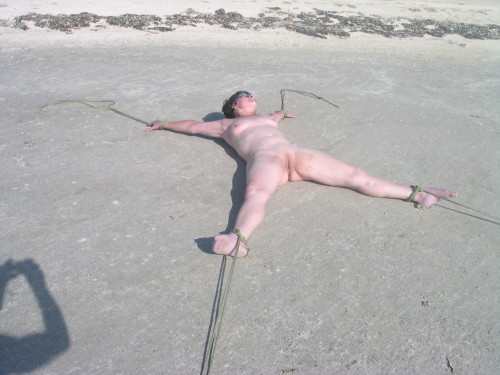 http://artofbondage.tumblr.com/post/88465124860
