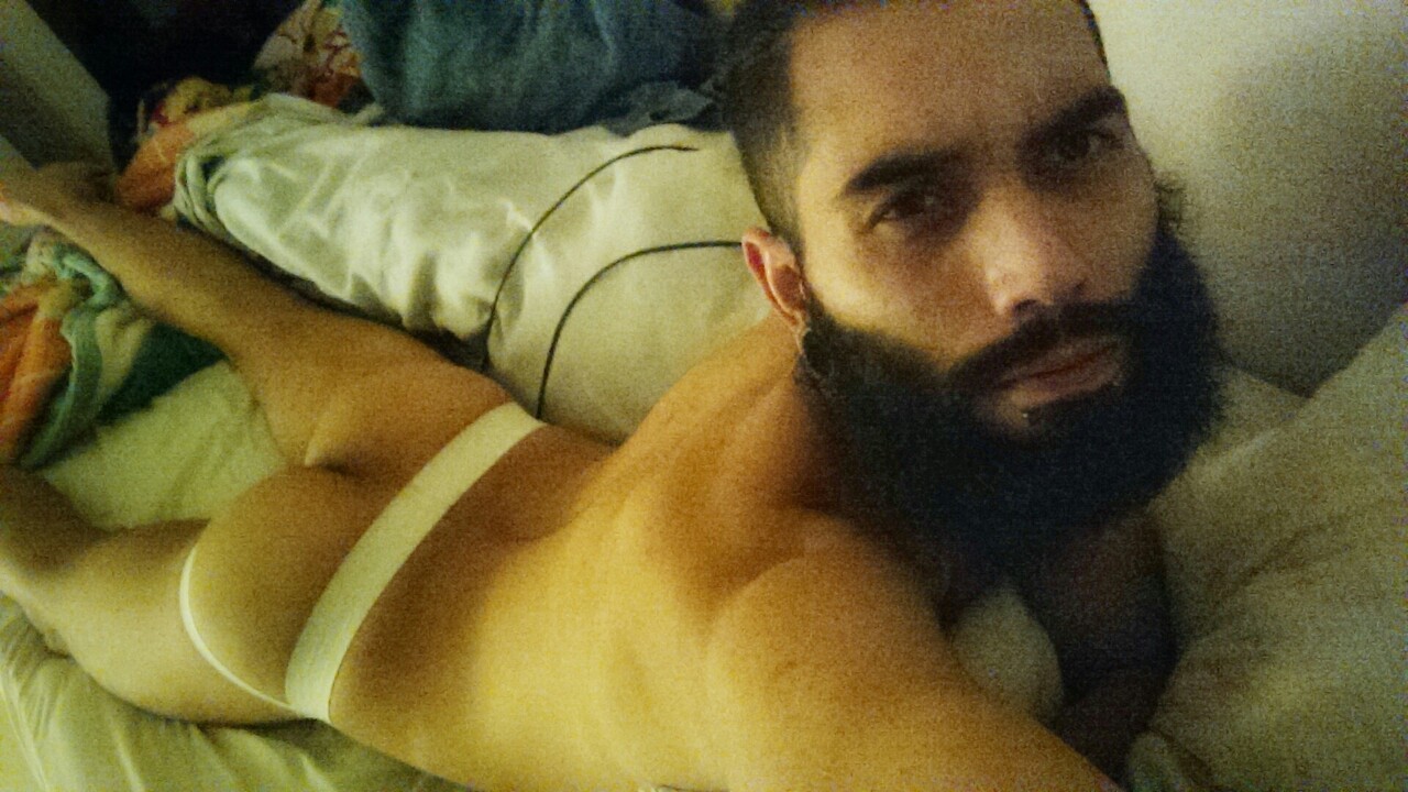 riotbox:  Pelis y a la cama… ✌👽✌