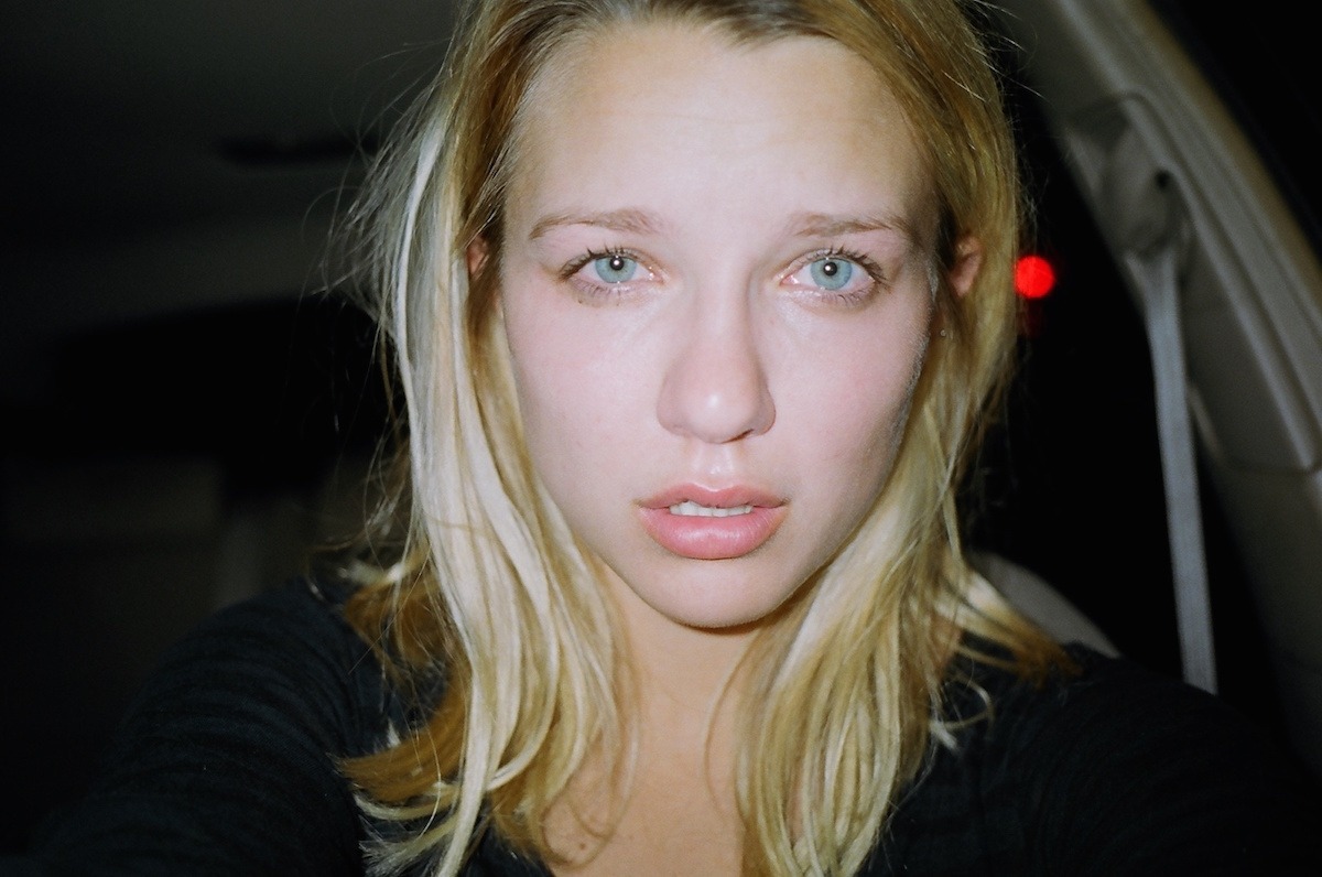 iwontallowit:  Emily Knecht took a selfie every time she cried for 3 years 