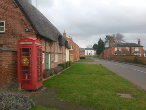 Defibrilator in old telephone box, Tur Langton