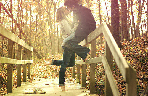 bestcoupleshows:  Chicks Pics Gifs