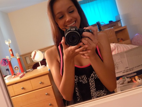 whattahoney: Every tenth REBLOG gets her nudes DM me