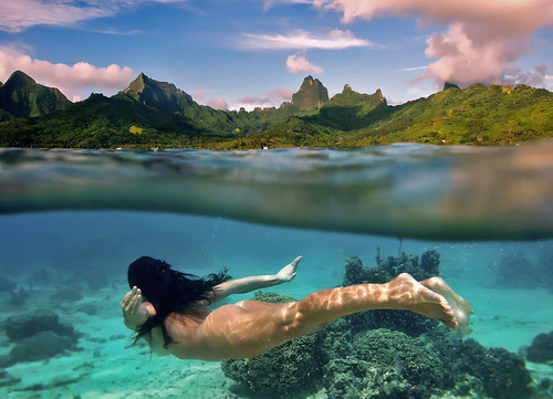 lovecaliforniasun:  wahinehawaii:  www.wahinehawaii.tumblr.com  I miss Hawaii.